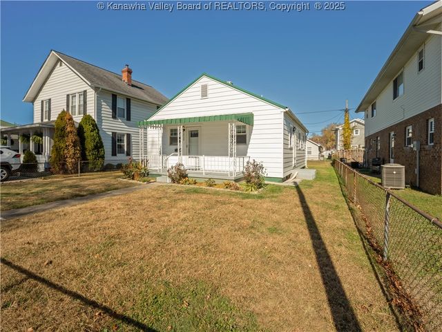 2326 Monroe Avenue, St Albans, WV 25177