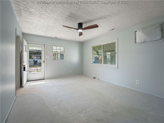 2326 Monroe Avenue, St Albans, WV 25177