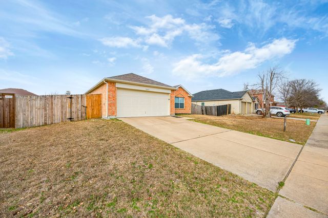 1603 Wavecrest Drive, Glenn Heights, TX 75154