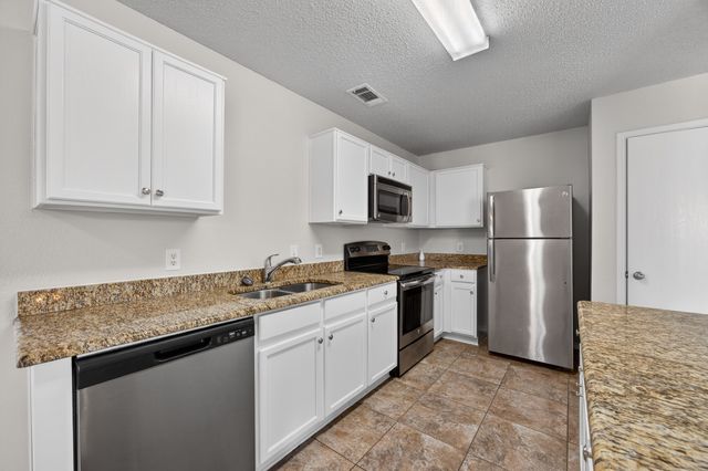 1603 Wavecrest Drive, Glenn Heights, TX 75154