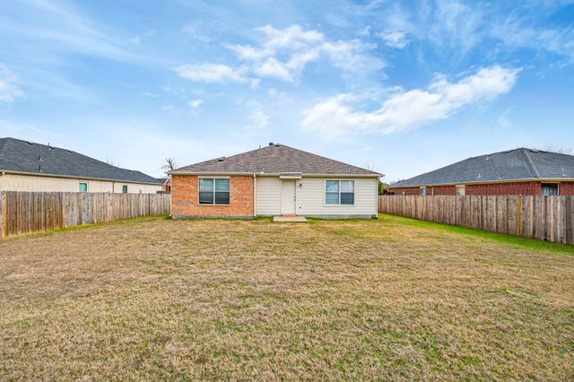 1603 Wavecrest Drive, Glenn Heights, TX 75154