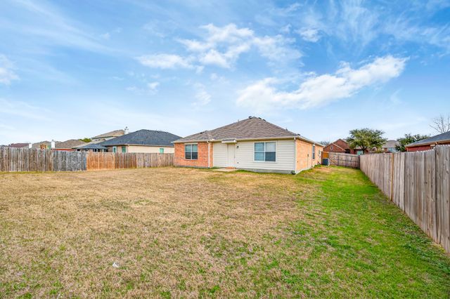 1603 Wavecrest Drive, Glenn Heights, TX 75154