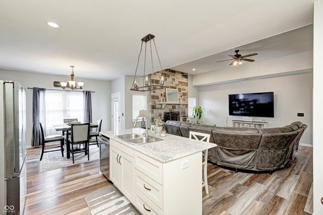 11965 Civic Circle, Mooresville, IN 46158