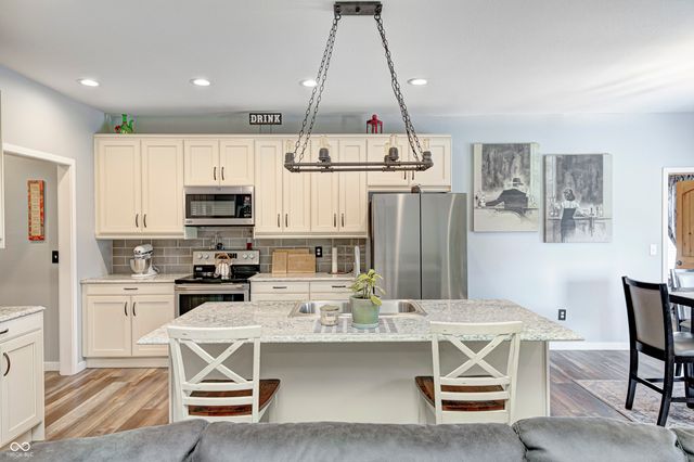 11965 Civic Circle, Mooresville, IN 46158