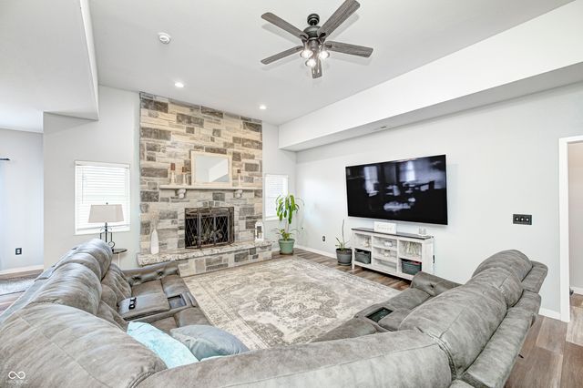 11965 Civic Circle, Mooresville, IN 46158