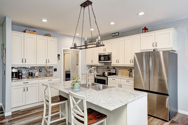 11965 Civic Circle, Mooresville, IN 46158