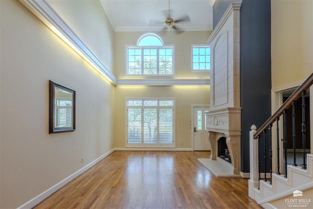 1510 Country Club Place, Manhattan, KS 66502