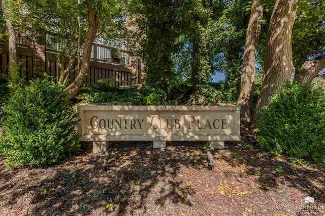 1510 Country Club Place, Manhattan, KS 66502