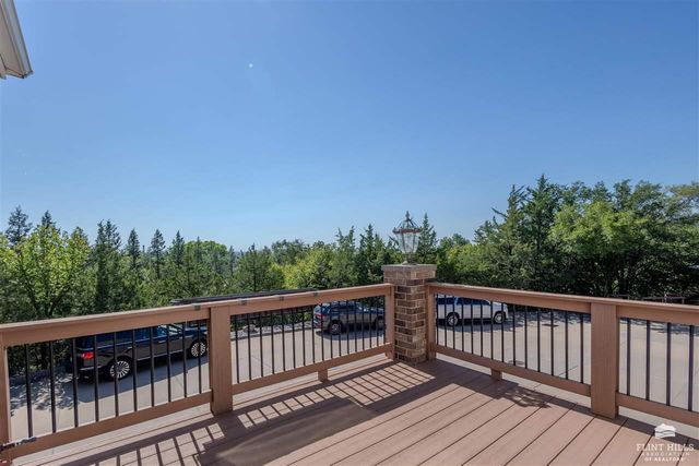 1510 Country Club Place, Manhattan, KS 66502