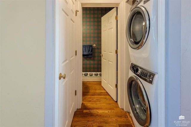 1510 Country Club Place, Manhattan, KS 66502