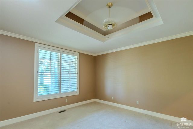 1510 Country Club Place, Manhattan, KS 66502