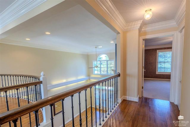 1510 Country Club Place, Manhattan, KS 66502