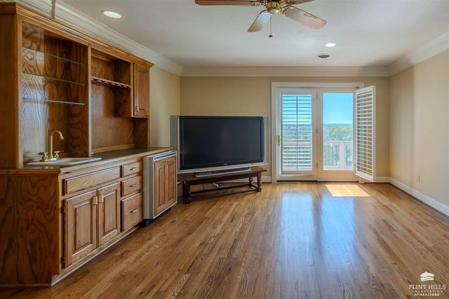 1510 Country Club Place, Manhattan, KS 66502