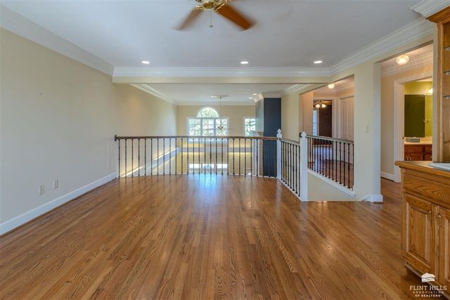 1510 Country Club Place, Manhattan, KS 66502