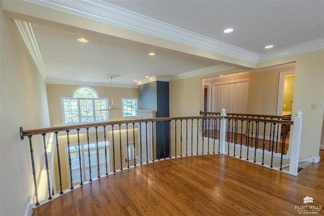 1510 Country Club Place, Manhattan, KS 66502