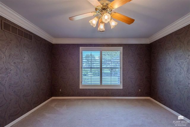 1510 Country Club Place, Manhattan, KS 66502