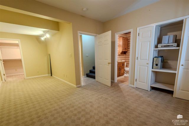 1510 Country Club Place, Manhattan, KS 66502