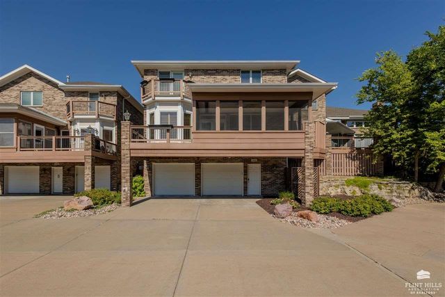 1510 Country Club Place, Manhattan, KS 66502