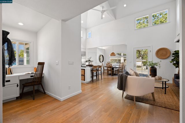 101 La Bolsa Rd, Walnut Creek, CA 94598