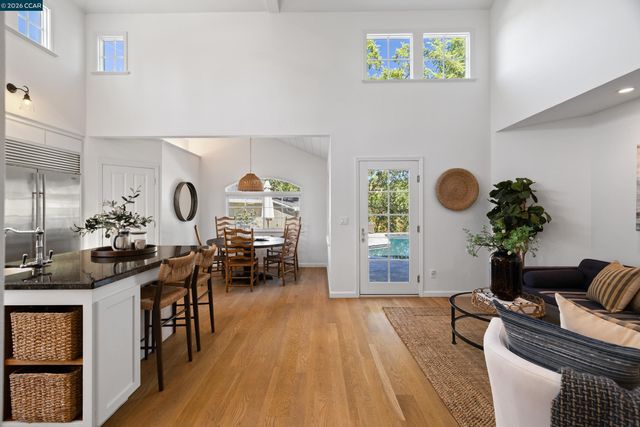 101 La Bolsa Rd, Walnut Creek, CA 94598
