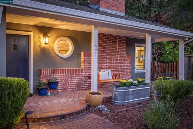 101 La Bolsa Rd, Walnut Creek, CA 94598