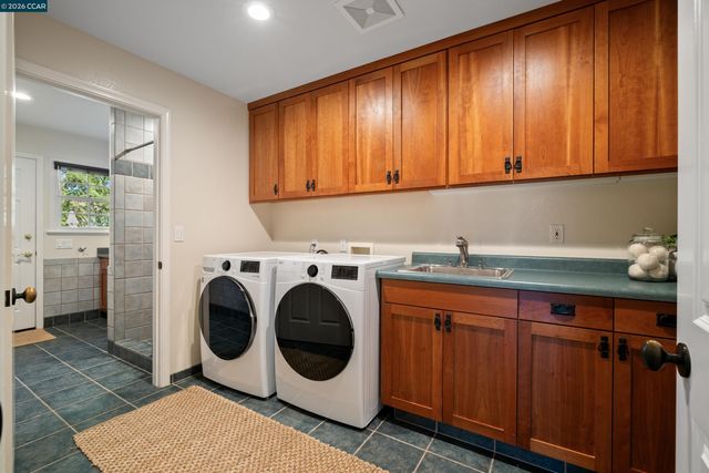 101 La Bolsa Rd, Walnut Creek, CA 94598