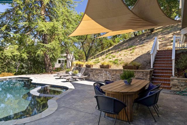 101 La Bolsa Rd, Walnut Creek, CA 94598