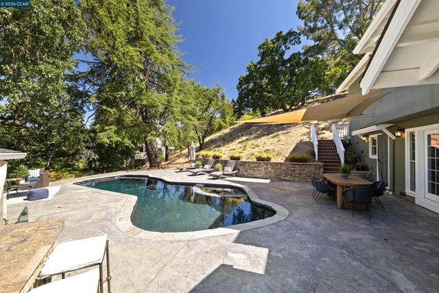 101 La Bolsa Rd, Walnut Creek, CA 94598