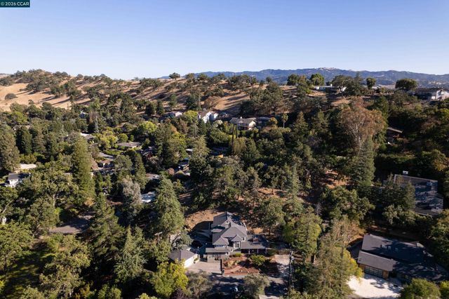 101 La Bolsa Rd, Walnut Creek, CA 94598