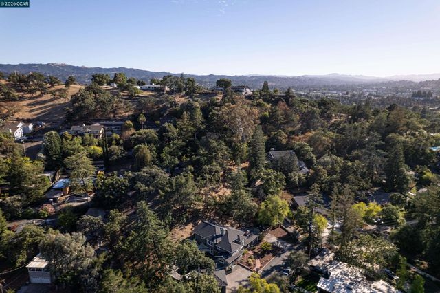 101 La Bolsa Rd, Walnut Creek, CA 94598
