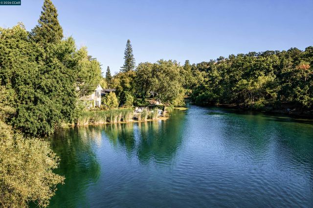 101 La Bolsa Rd, Walnut Creek, CA 94598
