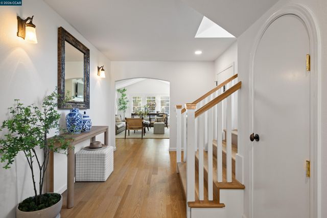 101 La Bolsa Rd, Walnut Creek, CA 94598
