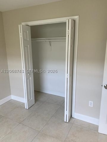 2416 NW 79th Ter 2418, Miami, FL 33147