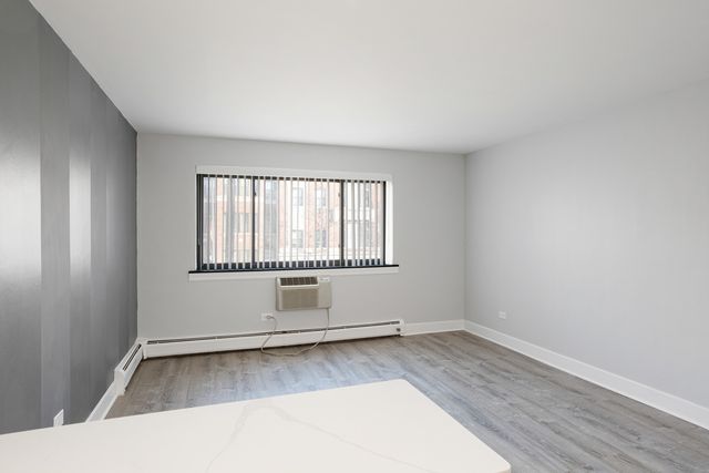 6758 N Sheridan Avenue 333, Chicago, IL 60626