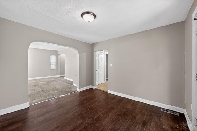 2484 Montana Avenue, Cincinnati, OH 45211