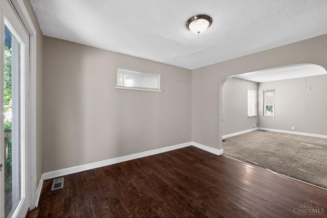 2484 Montana Avenue, Cincinnati, OH 45211