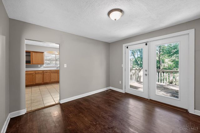 2484 Montana Avenue, Cincinnati, OH 45211