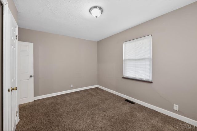2484 Montana Avenue, Cincinnati, OH 45211