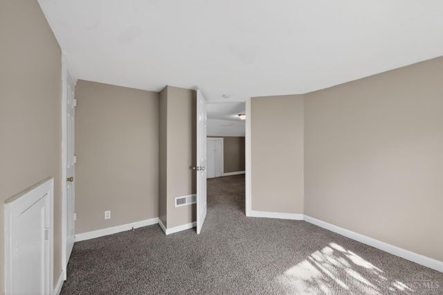 2484 Montana Avenue, Cincinnati, OH 45211