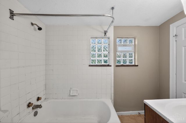 2484 Montana Avenue, Cincinnati, OH 45211