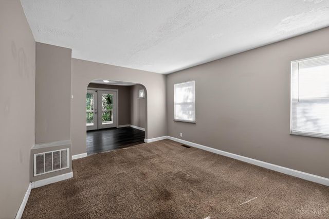 2484 Montana Avenue, Cincinnati, OH 45211