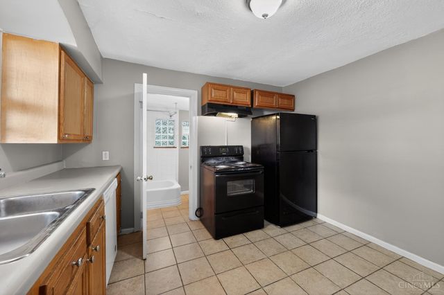 2484 Montana Avenue, Cincinnati, OH 45211