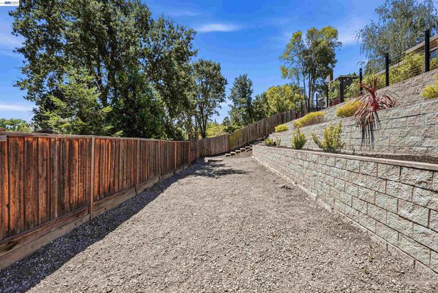 758 Highbridge Ln, Danville, CA 94526