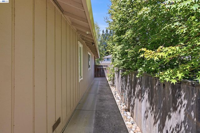 758 Highbridge Ln, Danville, CA 94526