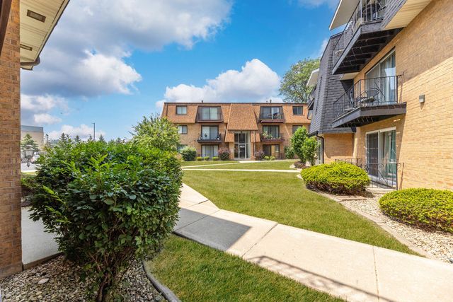 4827 W 109th Street 101, Oak Lawn, IL 60453