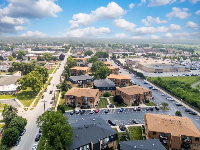 4827 W 109th Street 101, Oak Lawn, IL 60453