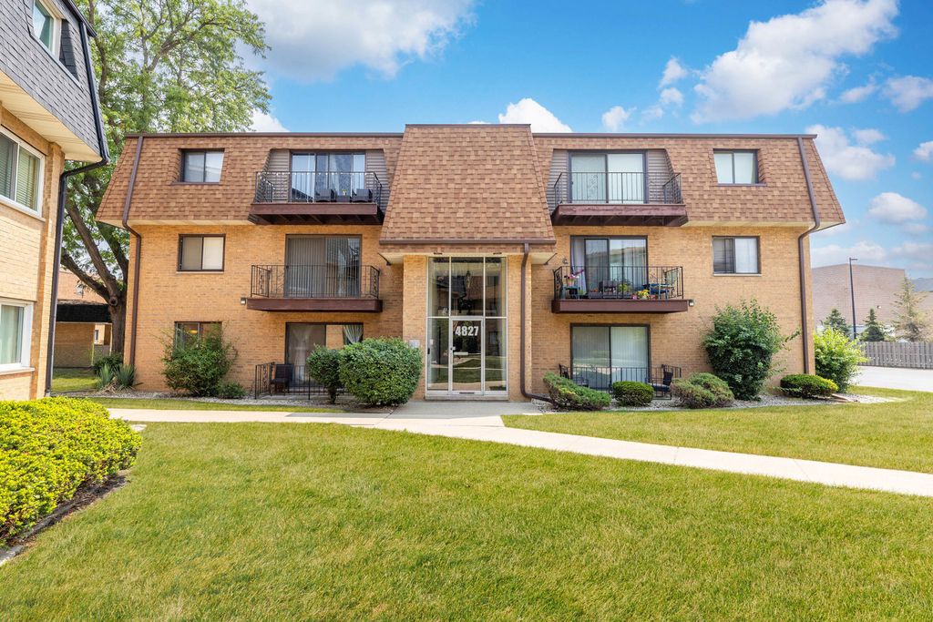 4827 W 109th Street 101, Oak Lawn, IL 60453