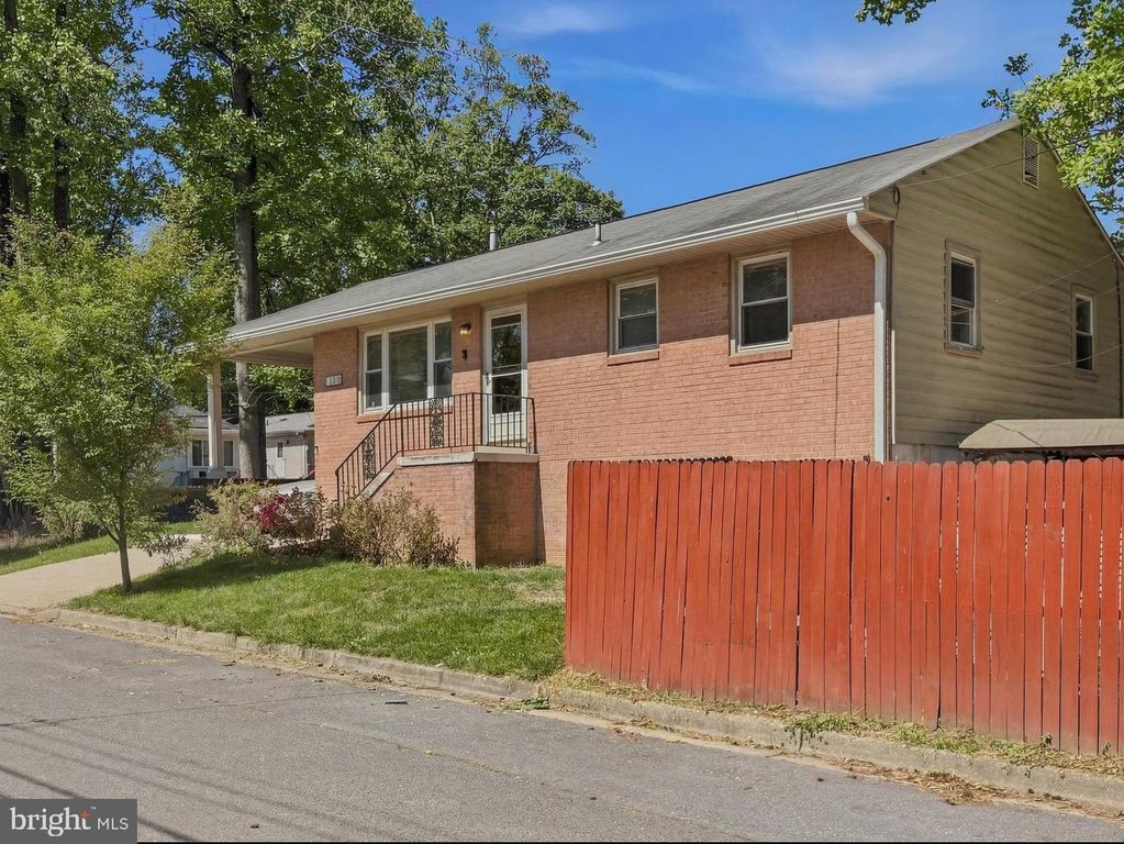 11410 CAROLINE AVE, Beltsville, MD 20705