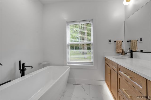 809 Casey Road, Amherst, NY 14051