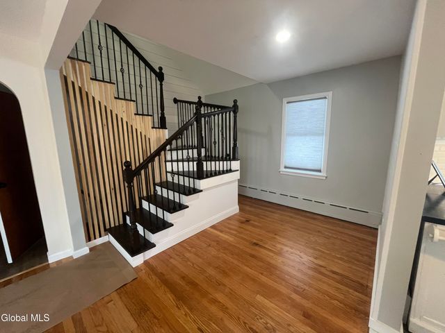 4 Sitzmark Lane, North Greenbush, NY 12144